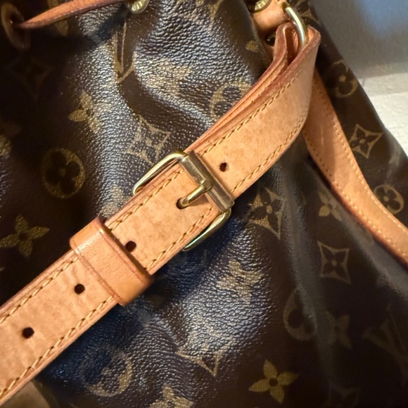 Vintage Classic Louis Vuitton Bucket Bag with Original Dust Bag - Picture 4 of 7